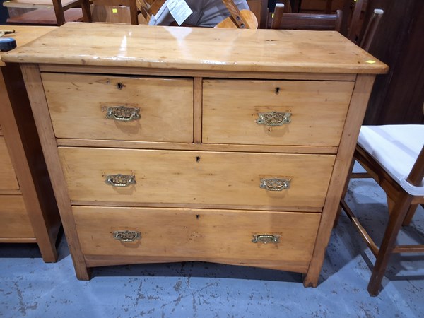Lot 97 - CHEST OF DRAWERS