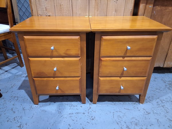 Lot 126 - BEDSIDE CABINETS