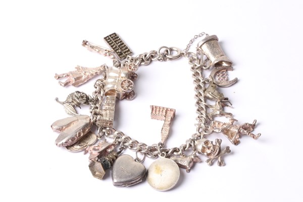 Lot 1064 - BRACELET