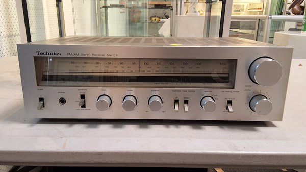 Lot 1447 - STEREO RECEIVER TUNER