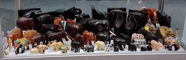 Lot 1425 - ELEPHANTS