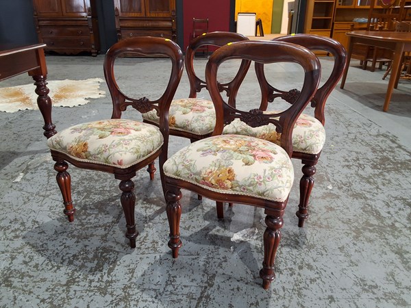 Lot 122 - DINING CHAIRS