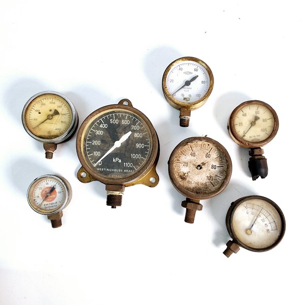 Lot 1516 - GAUGES
