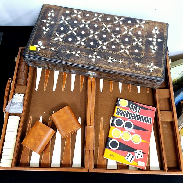 Lot 1506 - BACKGAMMON