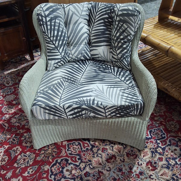 Lot 346 - ARMCHAIR