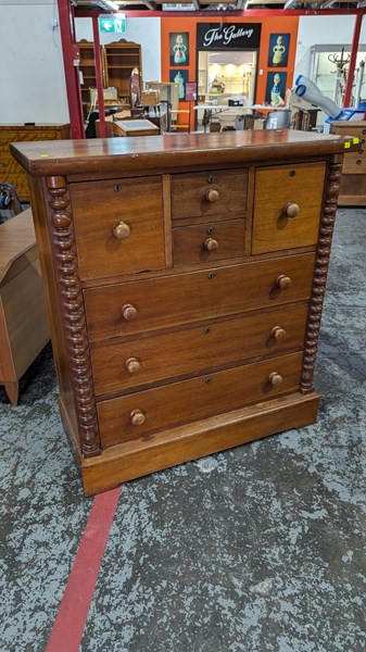 Lot 27 - CHEST OF DRAWERS