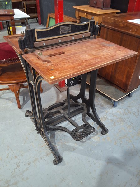 Lot 175 - PERFORATING MACHINE