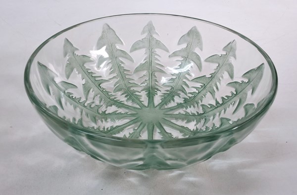 Lot 1079 - LALIQUE BOWL