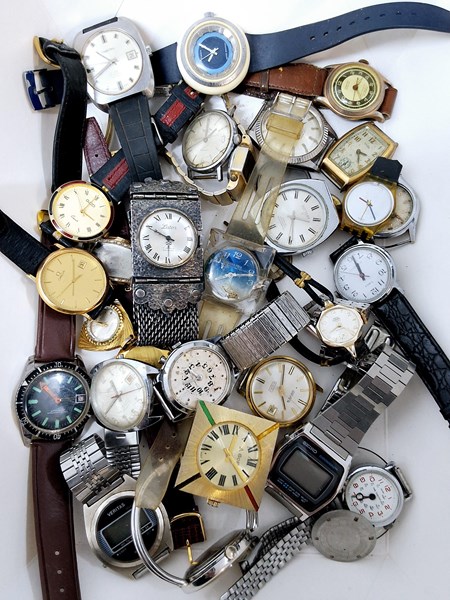 Lot 1101 - WRISTWATCHES