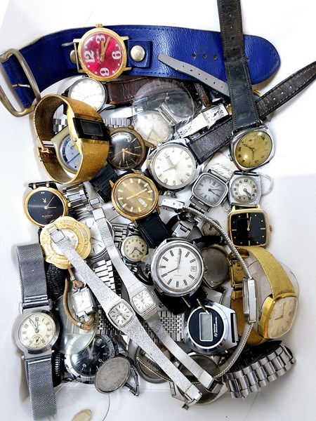 Lot 1104 - WRISTWATCHES