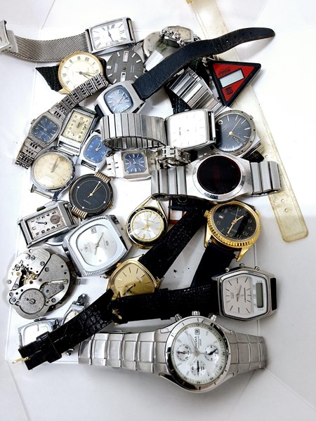 Lot 1103 - WRISTWATCHES