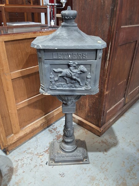 Lot 235 - LETTER BOX