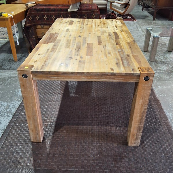 Lot 96 - DINING TABLE