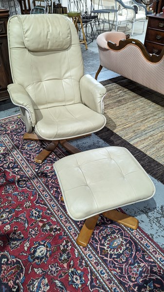 Lot 366 - SWIVEL CHAIR AND STOOL