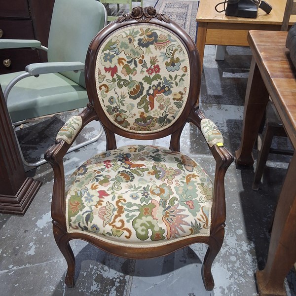 Lot 61 - BEDROOM CHAIR