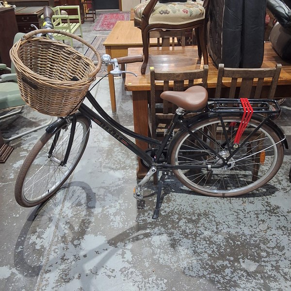 Lot 344 - LADIES BICYCLE