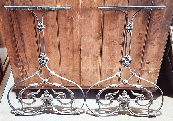 Lot 347 - TABLE LEGS