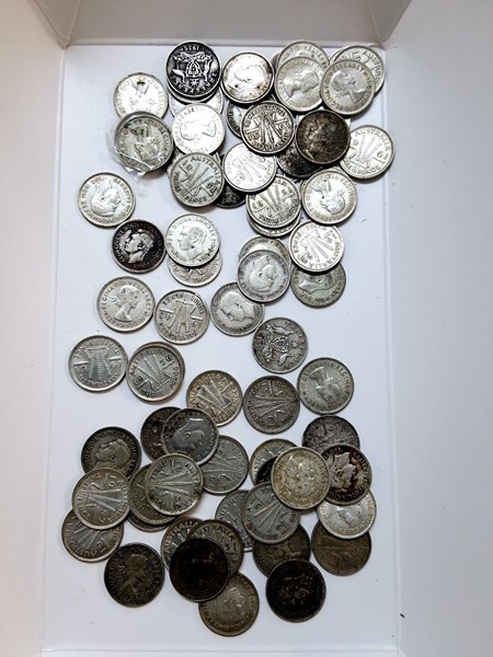 Lot 1094 - SILVER COINS