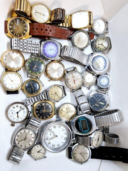 Lot 1107 - WRISTWATCHES