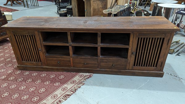 Lot 69 - SIDEBOARD