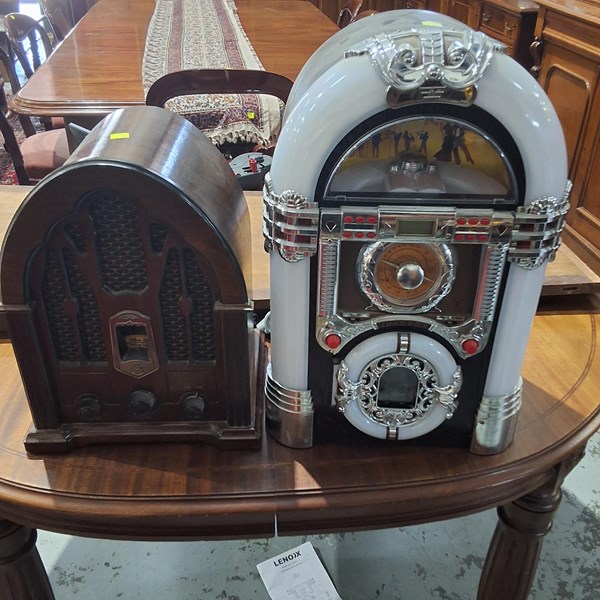 Lot 386 - RADIOS