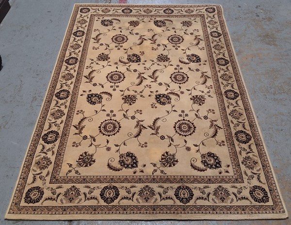 Lot 387 - RUG CARPET