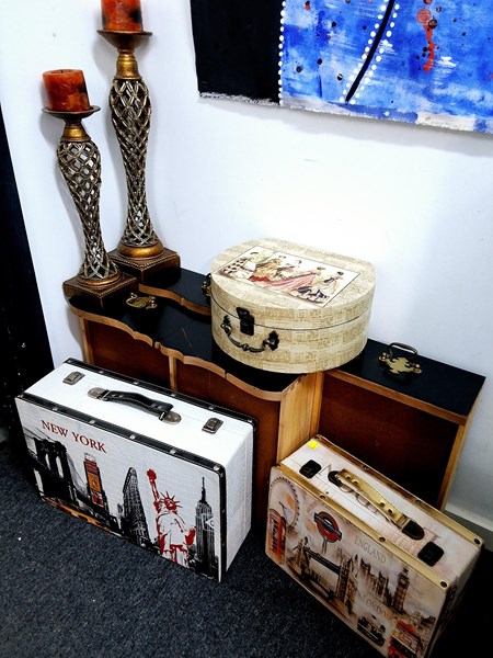 Lot 1494 - HOME DECOR