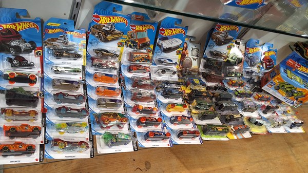 Lot 1448 - HOT WHEELS CARS