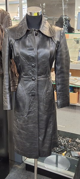 Lot 1202 - LEATHER COAT