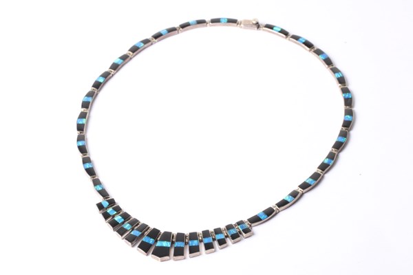 Lot 1066 - NECKLACE