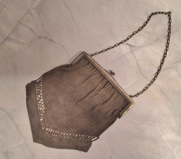 Lot 1081 - MESH PURSE