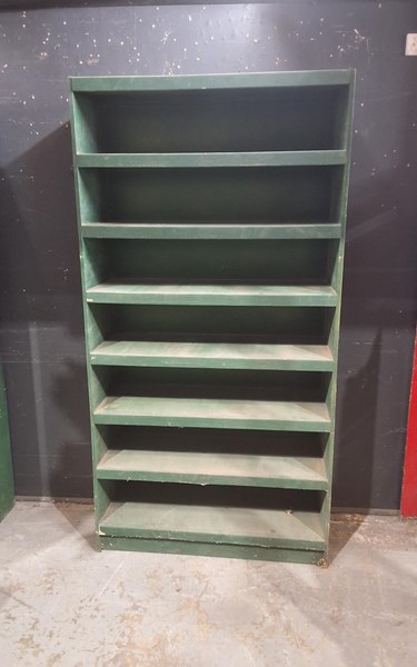 Lot 209 - BOOKSHELF