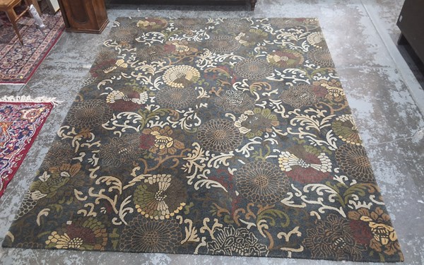 Lot 94 - FLOOR RUG