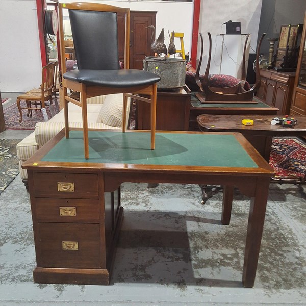 Lot 146 - DESK AND CHAIR