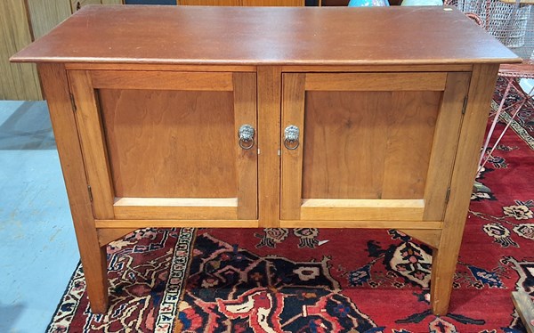 Lot 17 - SIDEBOARD