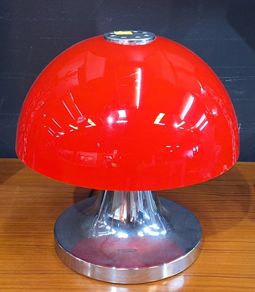 Lot 321 - MUSHROOM LAMP