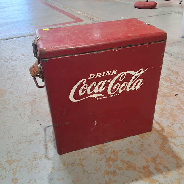 Lot 176 - COCA-COLA ESKY