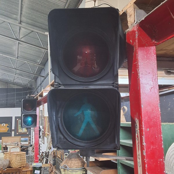 Lot 204 - TRAFFIC LIGHT