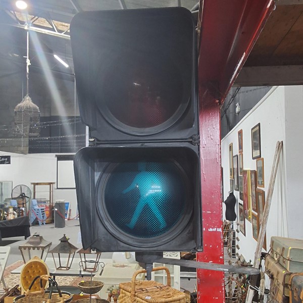 Lot 218 - TRAFFIC LIGHT