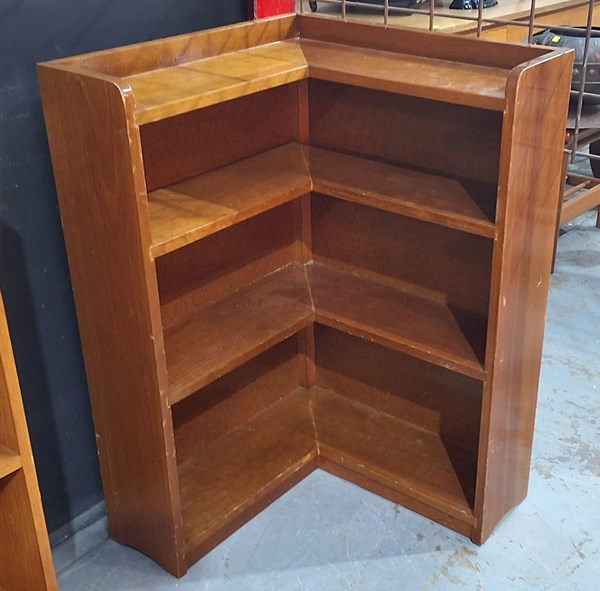 Lot 327 - CORNER BOOKSHELF