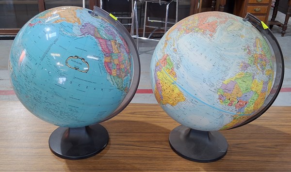 Lot 311 - DUO OF GLOBES