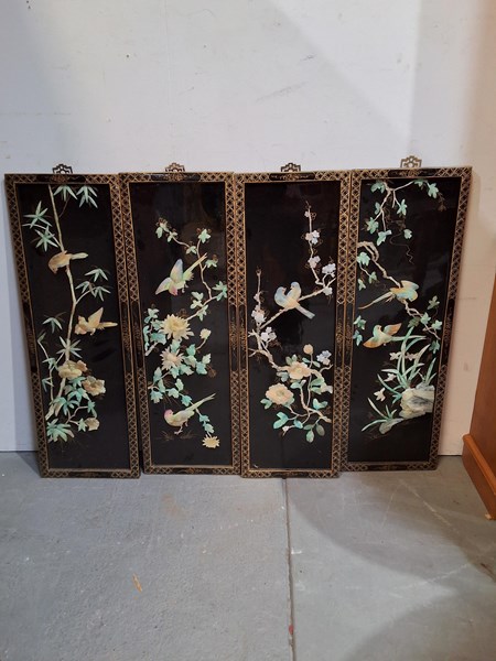 Lot 395 - WALL PANELS