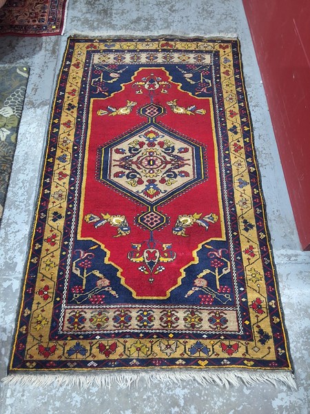 Lot 99 - ENTRANCE RUG