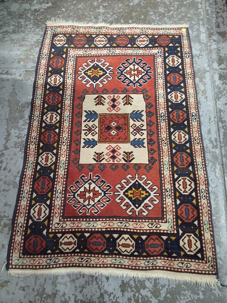 Lot 113 - ENTRANCE RUG