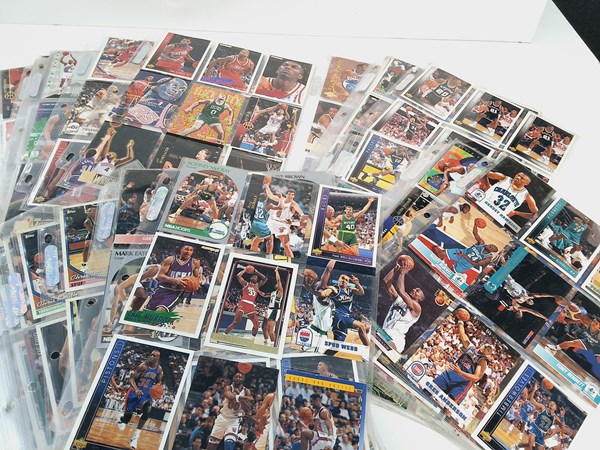 Lot 1145 - BASKETBALL CARDS