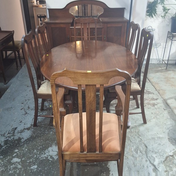 Lot 178 - DINING SUITE