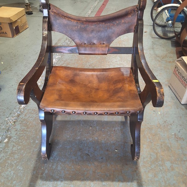 Lot 24 - ARMCHAIR