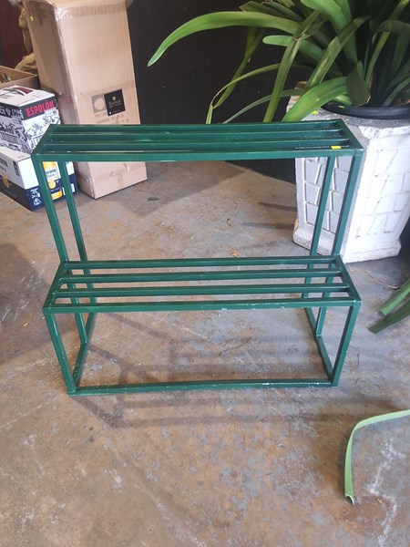 Lot 370 - PLANTER STAND