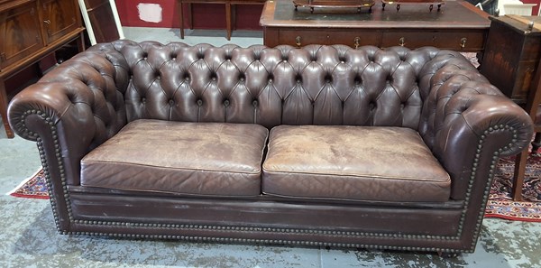 Lot 50 - CHESTERFIELD LOUNGE