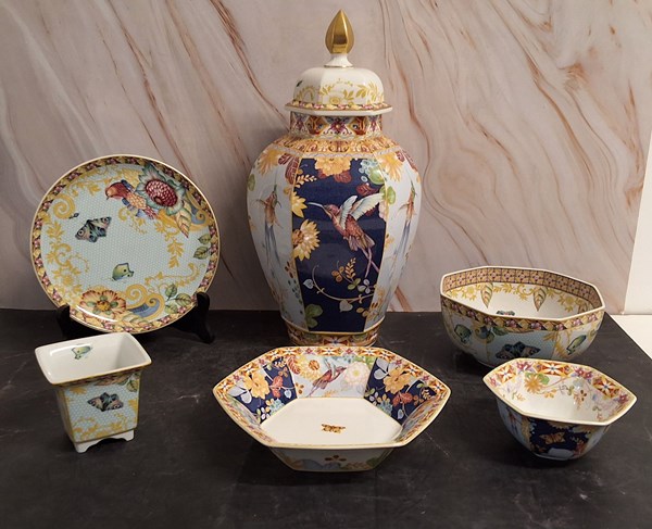 Lot 1199 - SPODE